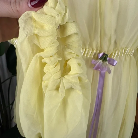 Vintage 1960s Sheer Lemon Nylon Peignoir Gown w/ Lilac Ribbon Rosette sz M/L - Picture 8 of 10